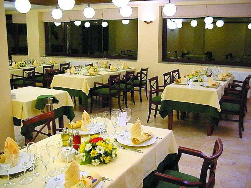 Hotel & Spa Niunit El Serrat Restaurante foto